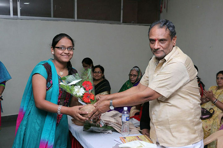 Pratiksha Ingole with Dr. Shripal Sabnis