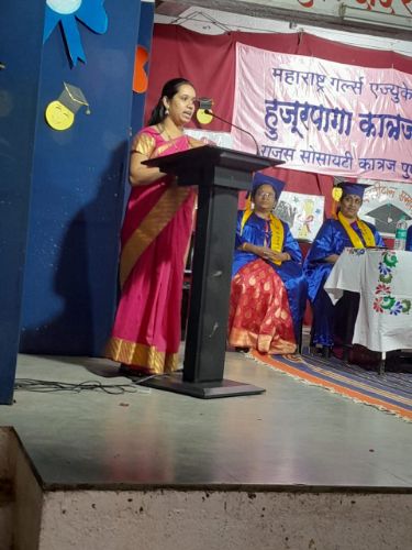 पदवीदान समारंभ graduation
