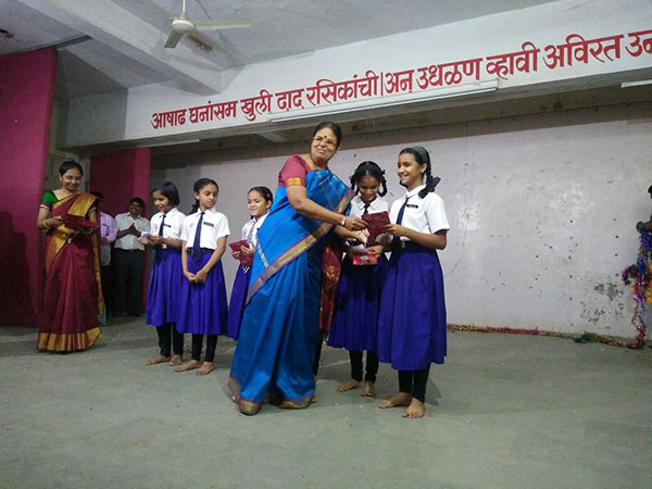 पुस्तक हंडी पुस्तक हंडी