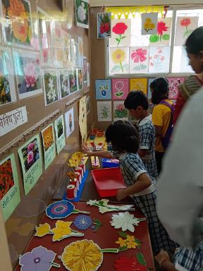 शैक्षणिक साहित्य प्रदर्शन शैक्षणिक साहित्य प्रदर्शन